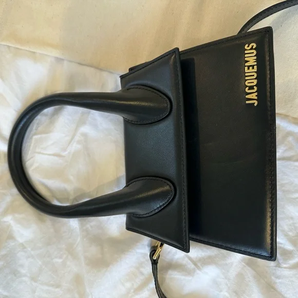 Jacquemus Black Mini Bag with Structured Design and Adjustable Strap - Picture 6 of 9